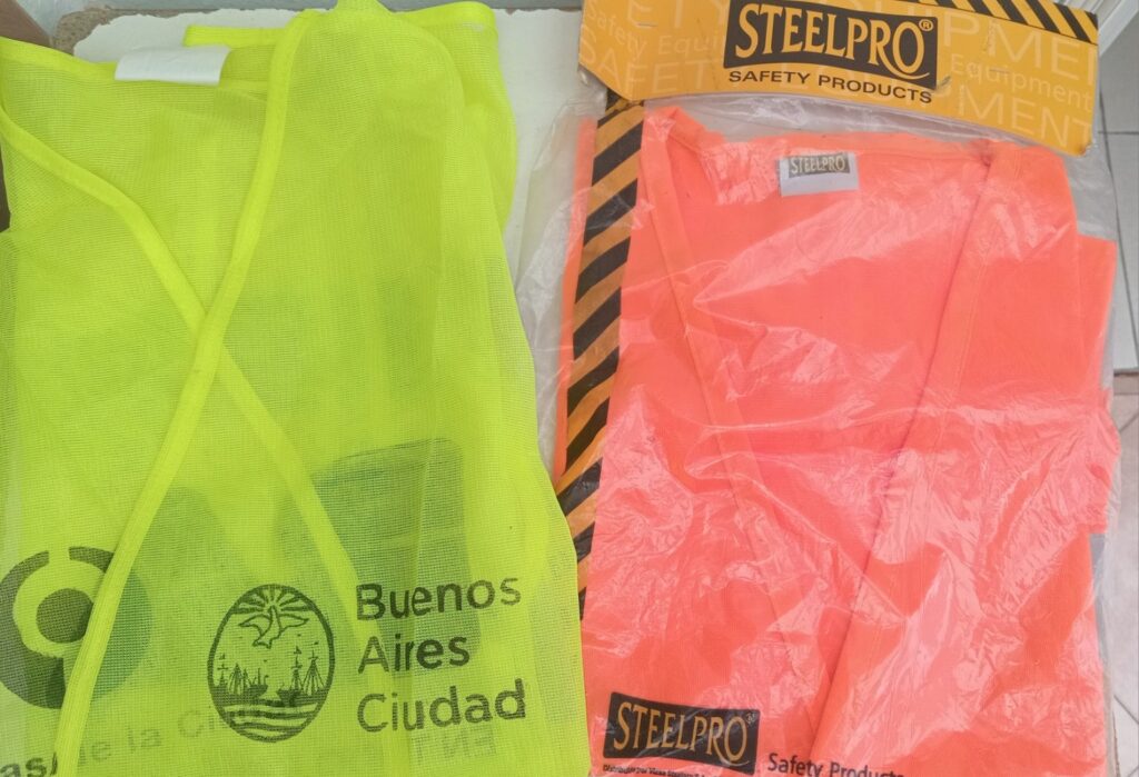 Dos Chalecos Refractarios
