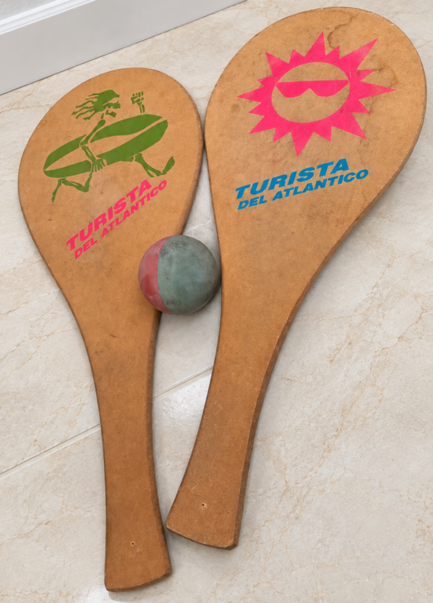 Juego de Paletas Playeras de madera con pelota de goma